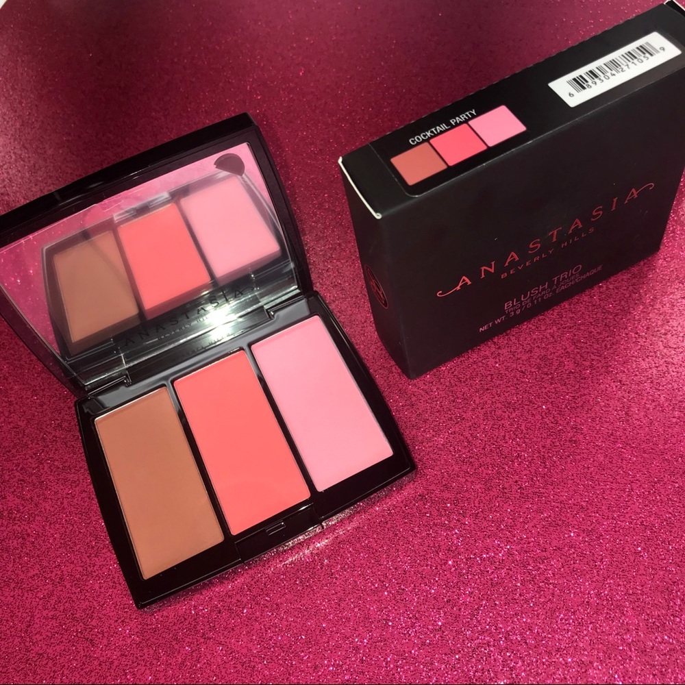 Anastasia Blush Trio “Cocktail Party”